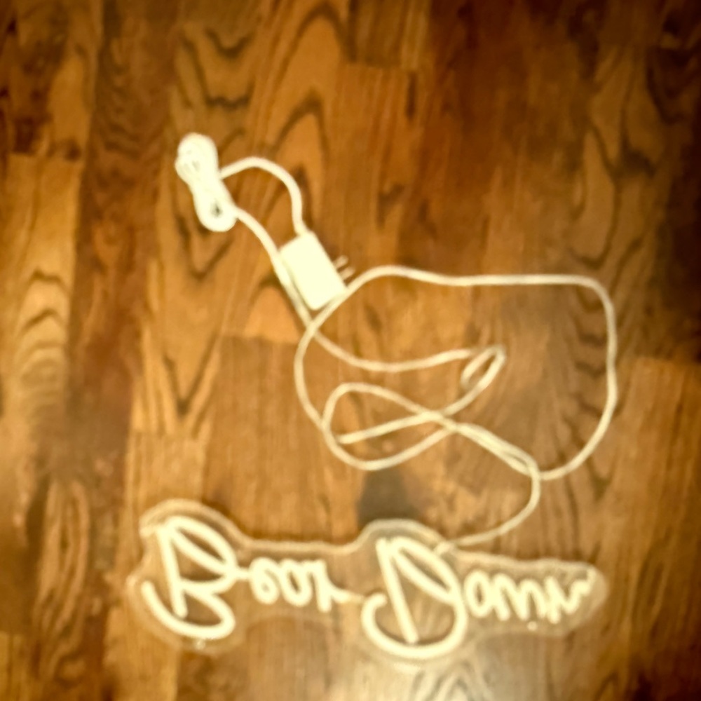 Pink Neon Sign - Picture 3 of 4